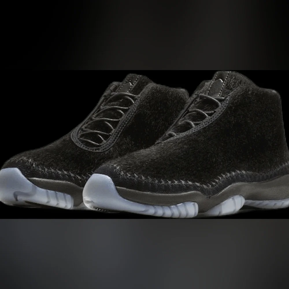 Men's Black Athletic Shoes